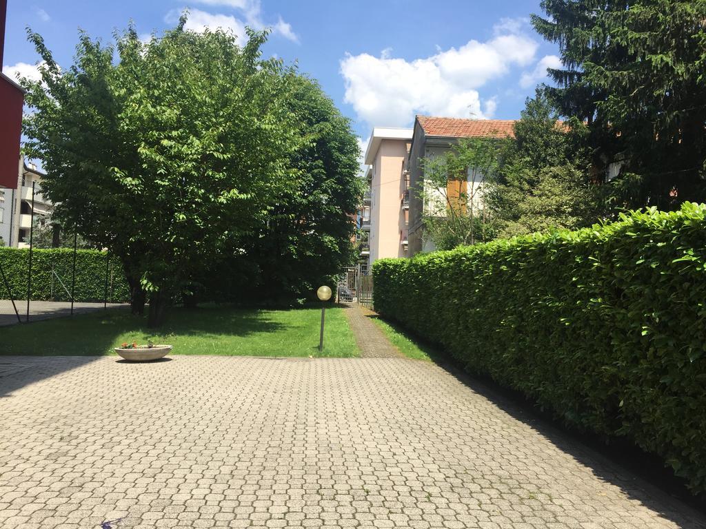 Bnbook Bilo Malpensa Gallarate Bagian luar foto